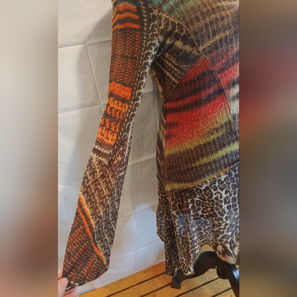 Adore Multi-Colored Tunic Knit Top Size S Like New - Picture 5 of 9